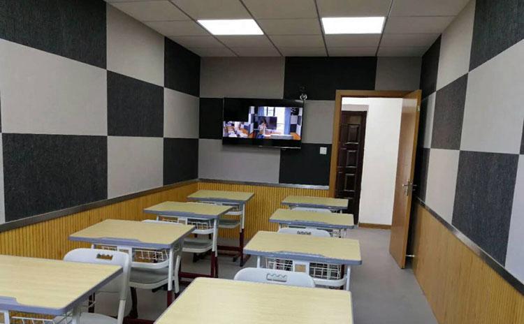 湖南岳陽(yáng)學(xué)校教室聚酯纖維吸音板聲學(xué)工程